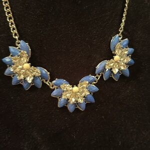 Chic Blue Floral Necklace